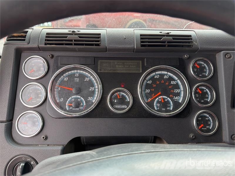 Freightliner Cascadia 125 6x4 Tractocamion con Dormitorio / T/A Motrici e Trattori Stradali