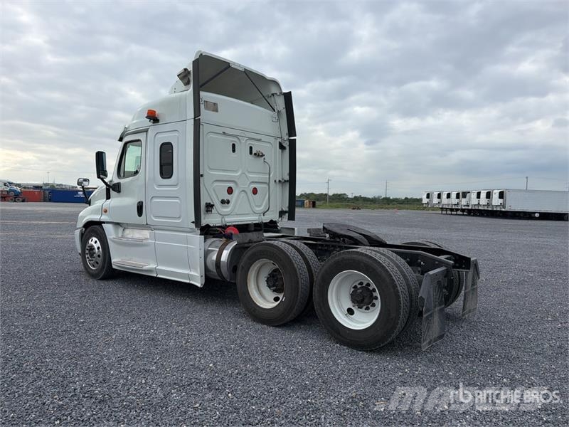Freightliner Cascadia 125 Truck Tractor Units