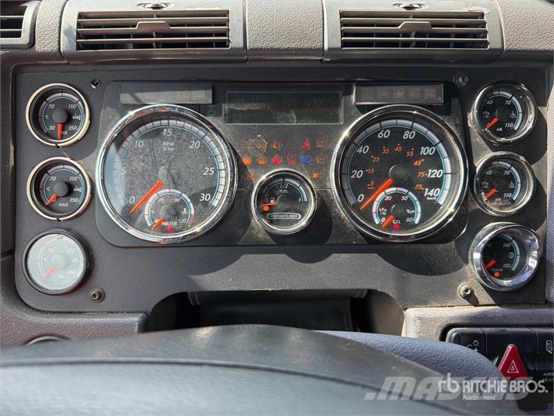 Freightliner Cascadia 125 6x4 Tractocamion con Dormitorio / T/A Тягачі