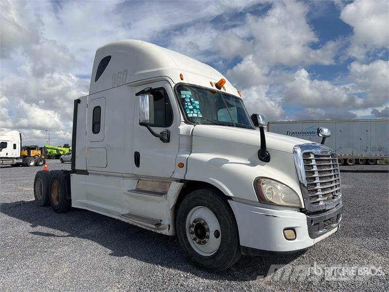 Freightliner Cascadia 125 6x4 Tractocamion con Dormitorio / T/A Sattelzugmaschinen