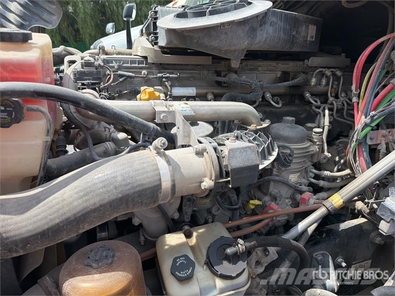 Freightliner Cascadia 125 6x4 Tractocamion con Dormitorio / T/A Cabezas tractoras