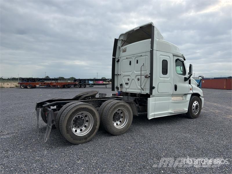 Freightliner Cascadia 125 曳引機組件