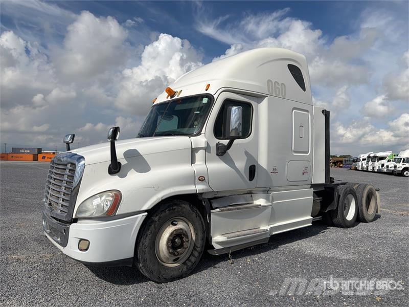 Freightliner Cascadia 125 6x4 Tractocamion con Dormitorio / T/A Sattelzugmaschinen