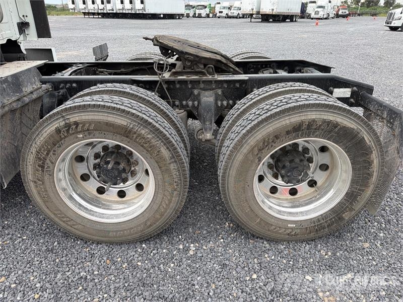 Freightliner Cascadia 125 曳引機組件