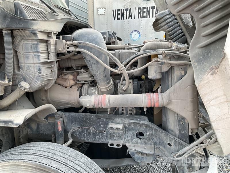 Freightliner Cascadia 125 6x4 Tractocamion con Dormitorio / T/A Motrici e Trattori Stradali