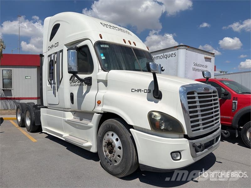 Freightliner Cascadia 125 6x2 Tractocamion con Dormitorio / T/A Cabezas tractoras