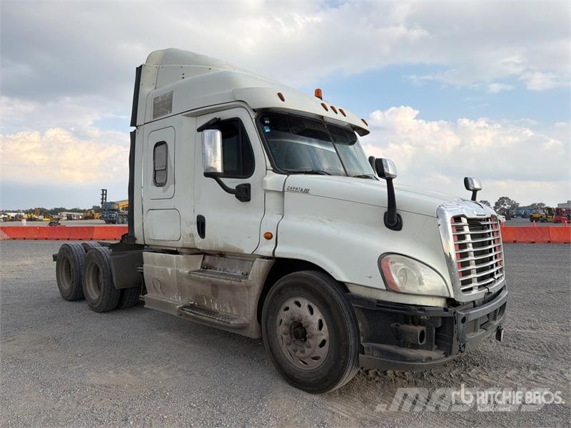 Freightliner Cascadia 125 6x4 Tractocamion con Dormitorio / T/A Sattelzugmaschinen