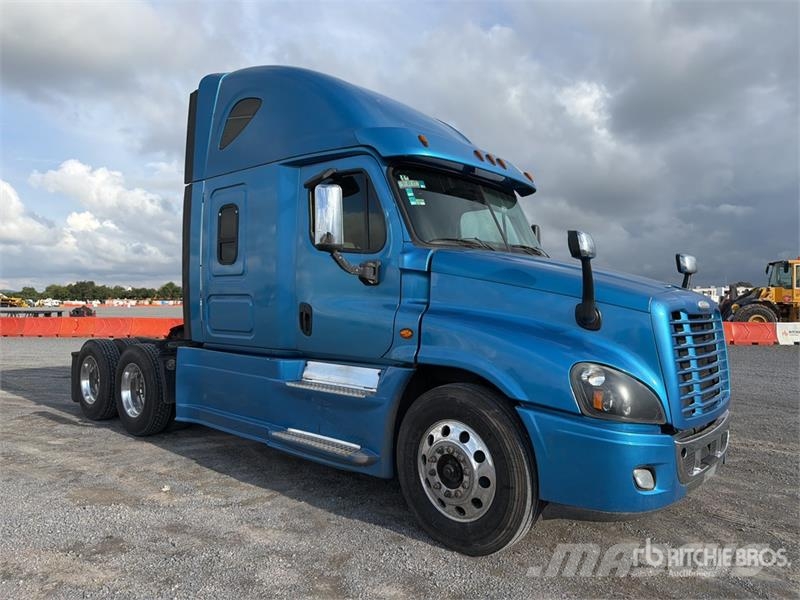 Freightliner Cascadia 125 6x4 Tractocamion con Dormitorio / T/A Sattelzugmaschinen