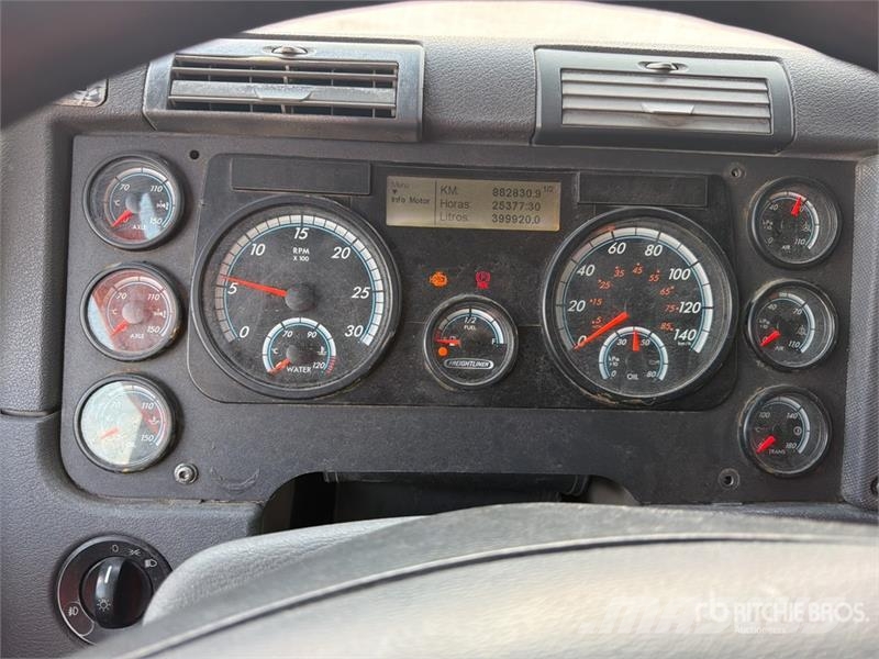 Freightliner Cascadia 125 6x4 Tractocamion con Dormitorio / T/A Cabezas tractoras