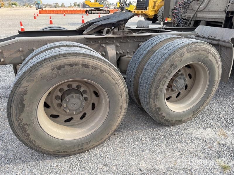 Freightliner Cascadia 125 6x4 Tractocamion con Dormitorio / T/A Sattelzugmaschinen