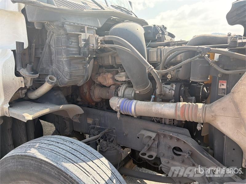 Freightliner Cascadia 125 6x4 Tractocamion con Dormitorio / T/A Тягачі