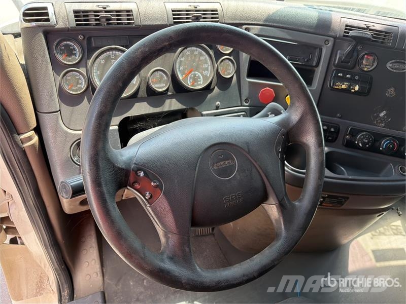 Freightliner Cascadia 125 6x2 Tractocamion con Dormitorio / T/A Cabezas tractoras