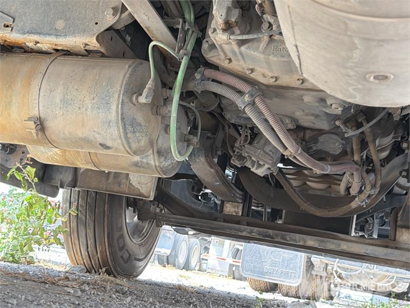 Freightliner Cascadia 125 6x4 Tractocamion con Dormitorio / T/A Cabezas tractoras