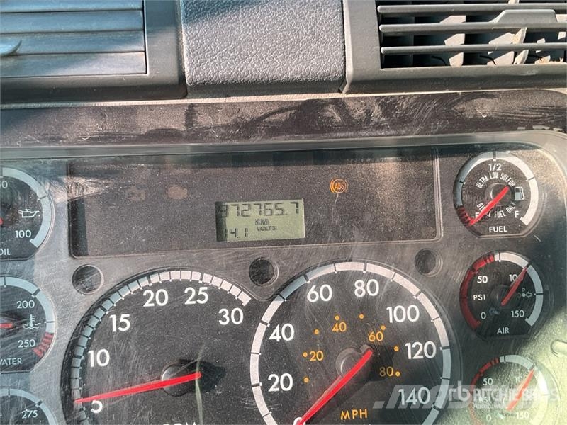 Freightliner Cascadia 6x4 Tractocamion con Dormitorio / T/A Sle Cabezas tractoras