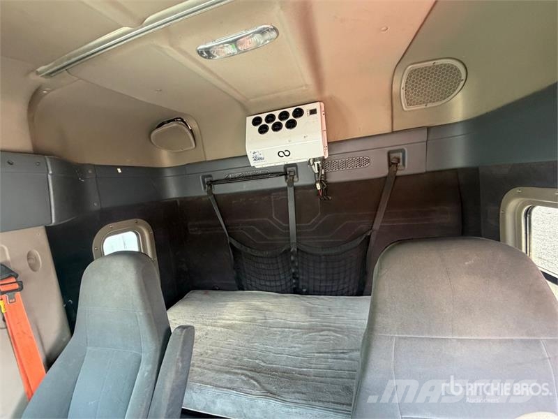 Freightliner Cascadia 125 6x4 Tractocamion con Dormitorio / T/A Cabezas tractoras
