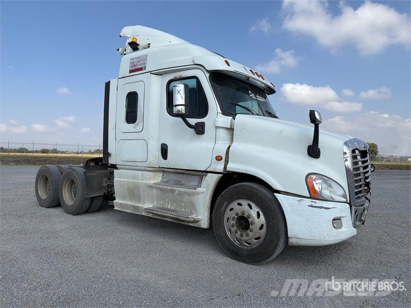 Freightliner Cascadia 125 6x4 Tractocamion con Dormitorio / T/A Sattelzugmaschinen