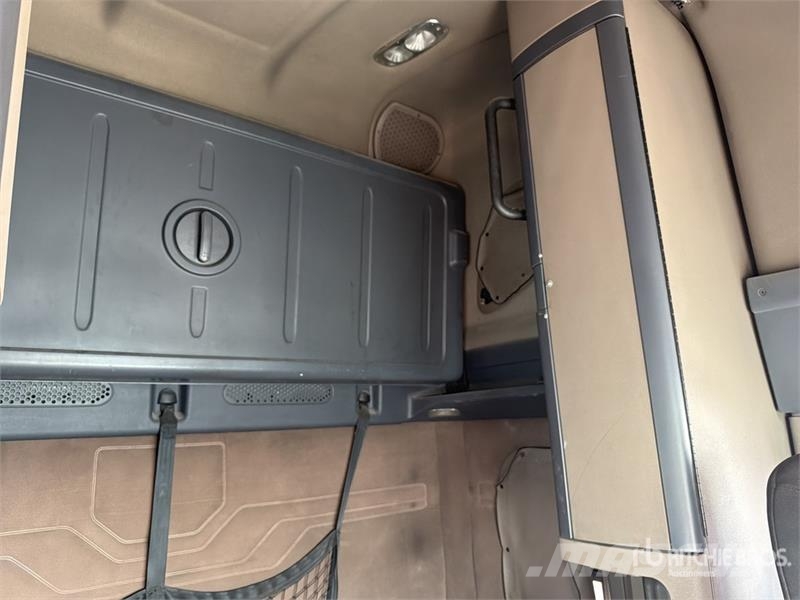 Freightliner Cascadia 125 6x2 Tractocamion con Dormitorio / T/A Cabezas tractoras