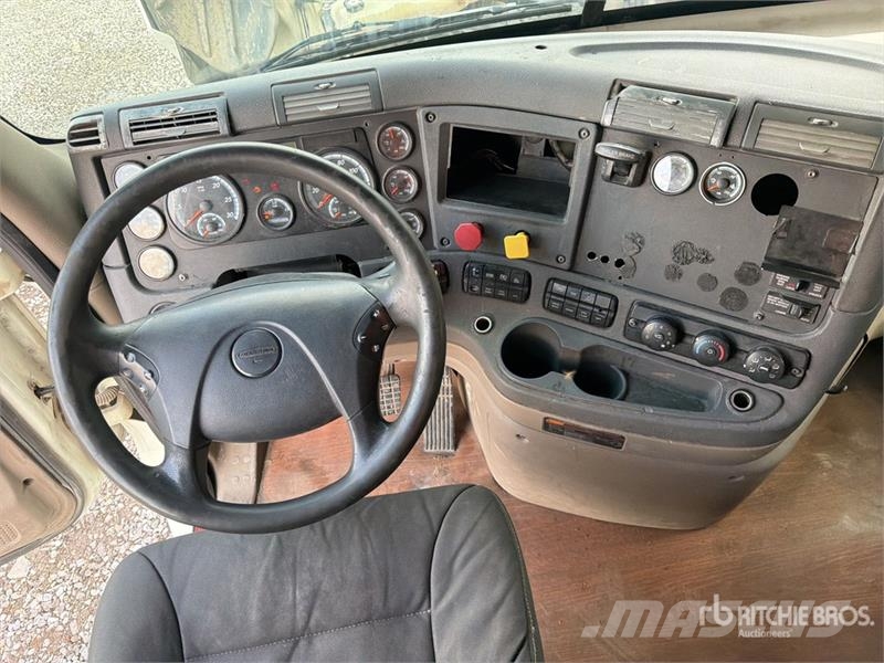 Freightliner Cascadia 125 6x4 Tractocamion con Dormitorio / T/A Cabezas tractoras