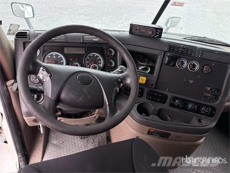 Freightliner Cascadia 125 Sadulveokid