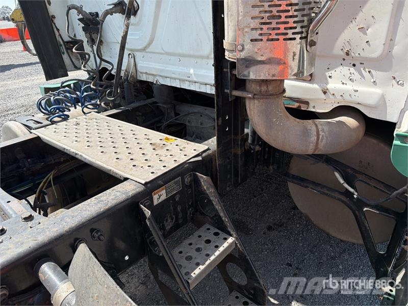 Freightliner Cascadia 125 6x4 Tractocamion con Dormitorio / T/A Cabezas tractoras