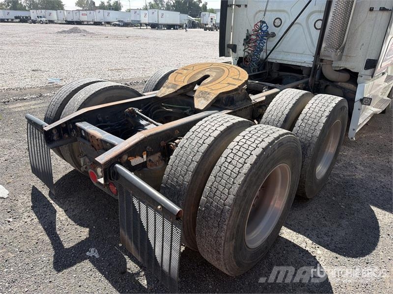 Freightliner Cascadia 125 6x4 Tractocamion con Dormitorio / T/A Cabezas tractoras