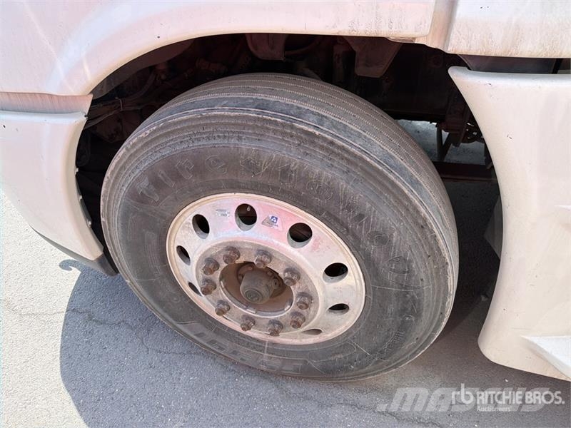 Freightliner Cascadia 125 6x2 Tractocamion con Dormitorio / T/A Cabezas tractoras