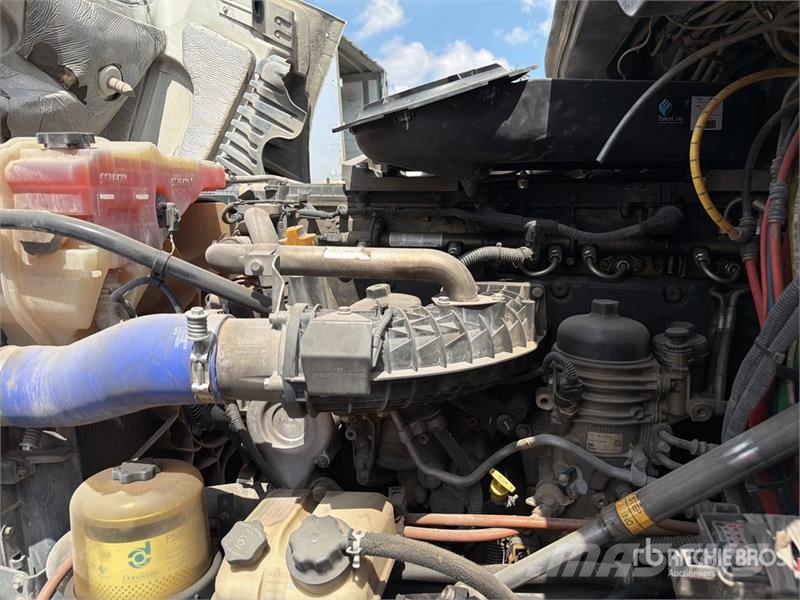 Freightliner Cascadia 125 6x4 Tractocamion con Dormitorio / T/A Cabezas tractoras