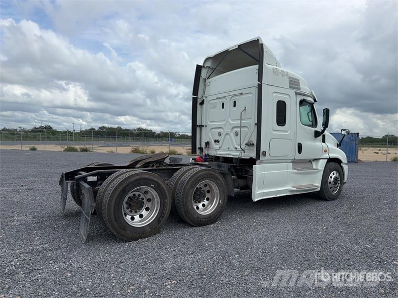 Freightliner Cascadia 125 曳引機組件