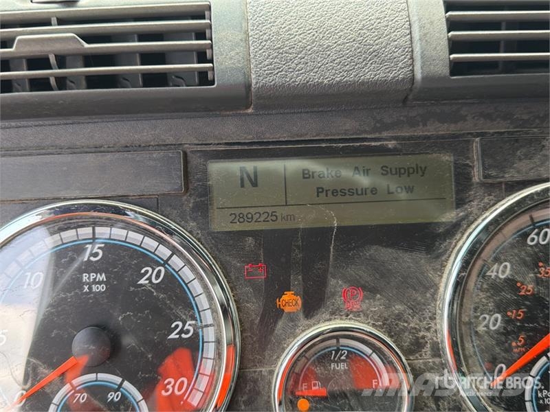 Freightliner Cascadia 125 6x4 Tractocamion con Dormitorio / T/A Cabezas tractoras