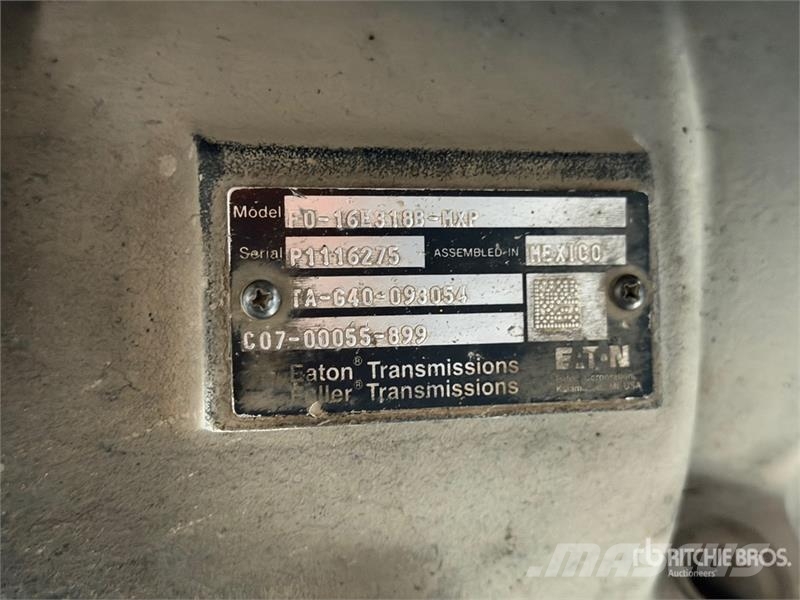 Freightliner Cascadia 125 6x4 Tractocamion con Dormitorio / T/A Cabezas tractoras