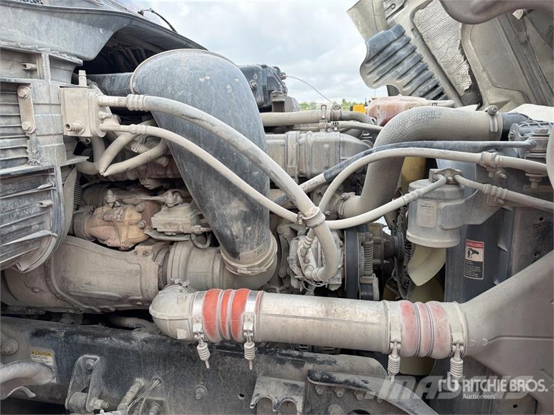 Freightliner Cascadia 125 6x4 Tractocamion con Dormitorio / T/A Sattelzugmaschinen