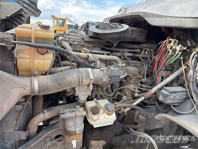 Freightliner Cascadia 125 6x4 Tractocamion con Dormitorio / T/A Седельные тягачи