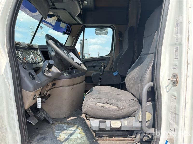 Freightliner Cascadia 125 6x4 Tractocamion con Dormitorio / T/A Тягачі