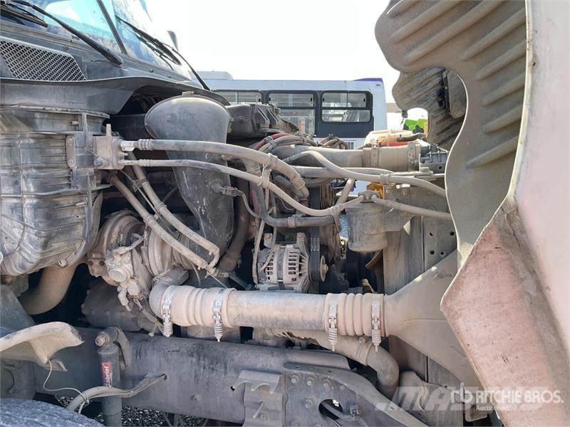 Freightliner Cascadia 6x4 Tractocamion con Dormitorio / T/A Sle Cabezas tractoras