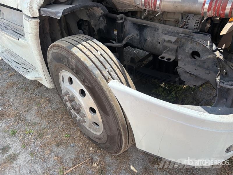 Freightliner Cascadia 125 6x4 Tractocamion con Dormitorio / T/A Cabezas tractoras