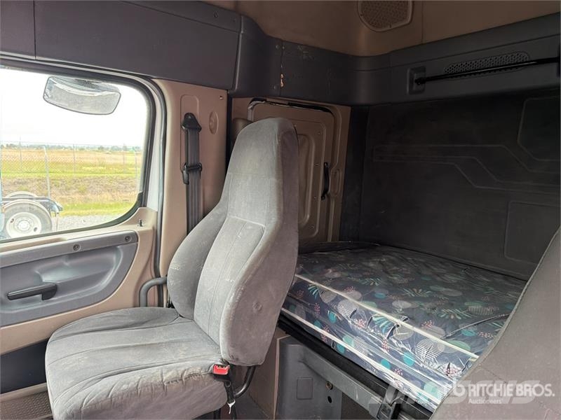 Freightliner Cascadia 125 6x4 Tractocamion con Dormitorio / T/A Naudoti vilkikai