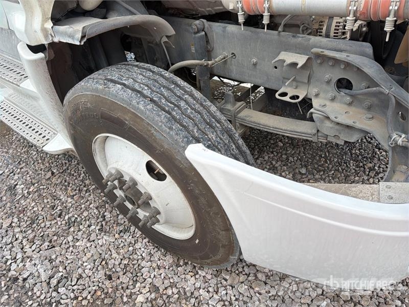 Freightliner Cascadia 125 6x4 Tractocamion con Dormitorio / T/A Cabezas tractoras