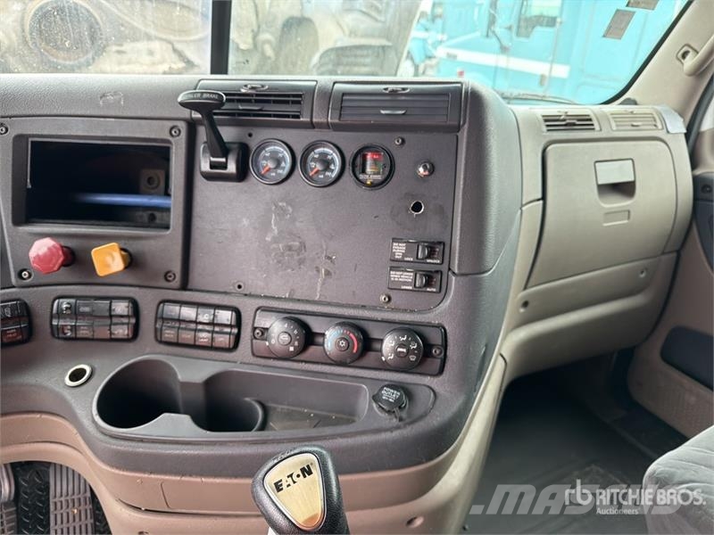 Freightliner Cascadia 125 6x4 Tractocamion con Dormitorio / T/A Naudoti vilkikai