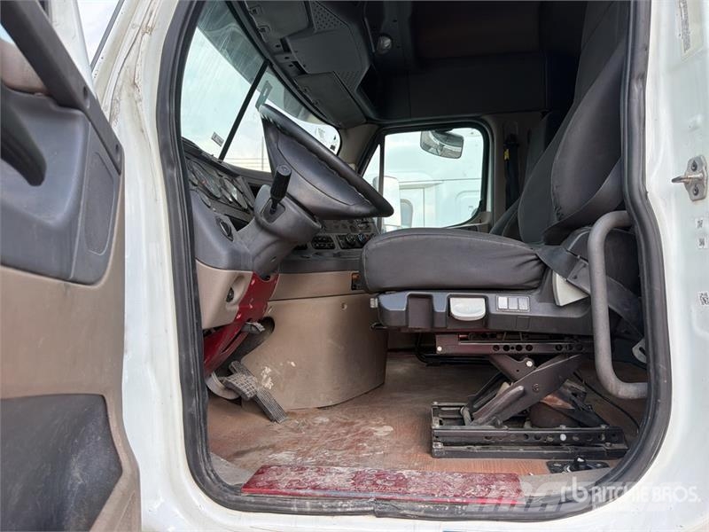 Freightliner Cascadia 125 6x4 Tractocamion con Dormitorio / T/A Cabezas tractoras