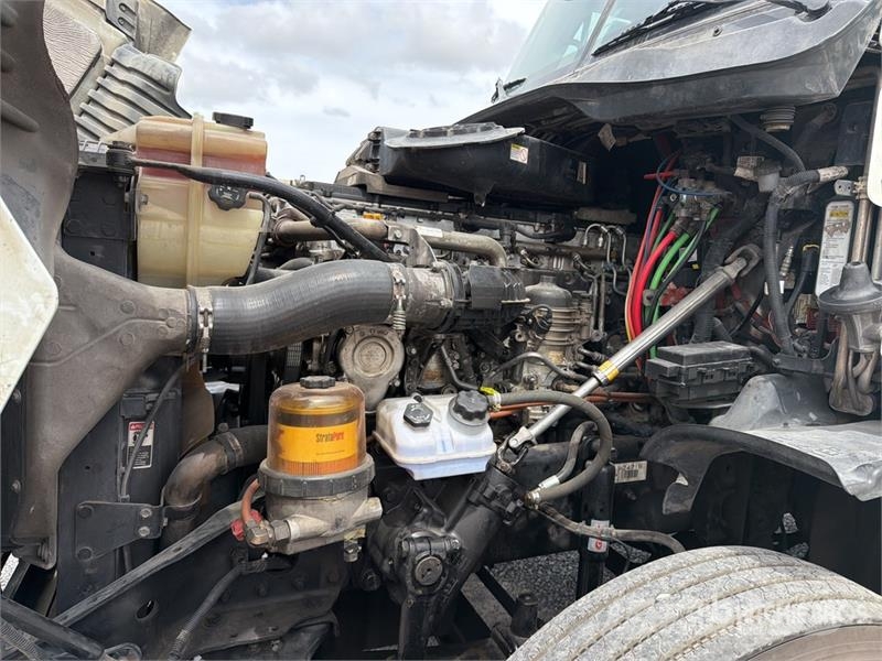 Freightliner Cascadia 125 6x4 Tractocamion con Dormitorio / T/A Tracteur routier