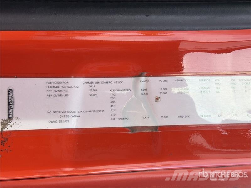 Freightliner Cascadia 125 6x4 Tractocamion con Dormitorio / T/A Nyergesvontatók