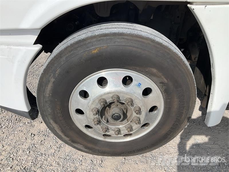 Freightliner Cascadia 125 6x4 Tractocamion con Dormitorio / T/A Tegljači