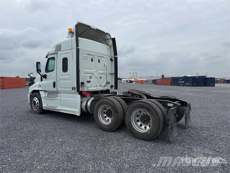Freightliner Cascadia 125 曳引機組件