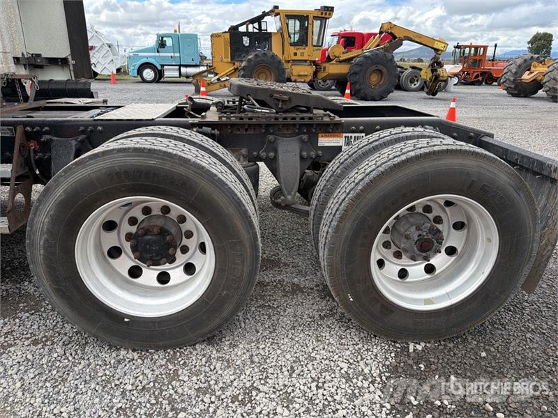 Freightliner Cascadia 125 6x2 Tractocamion con Dormitorio / T/A Sadulveokid