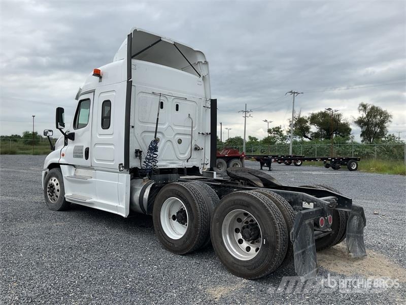 Freightliner Cascadia 125 Vlačilci