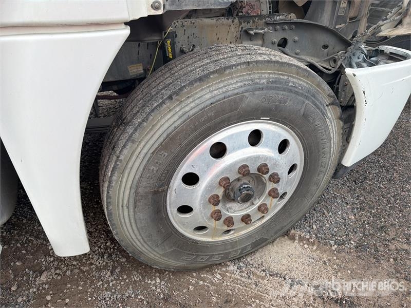 Freightliner Cascadia 125 6x4 Tractocamion con Dormitorio (INOP Traktorske jedinice