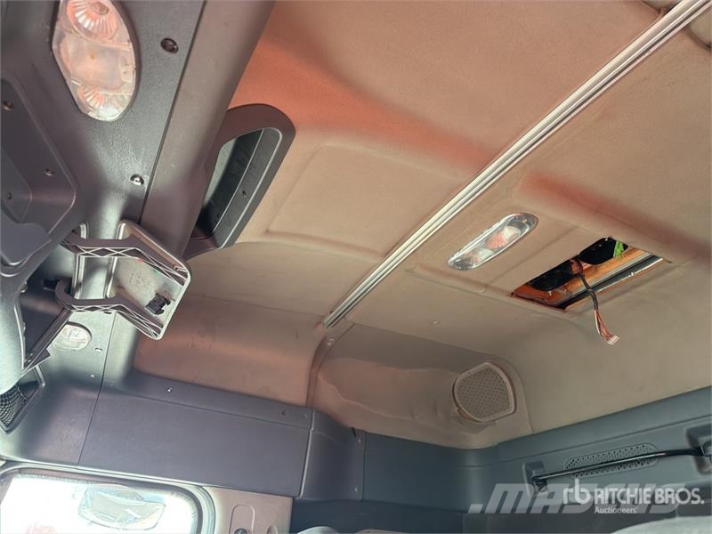 Freightliner Cascadia 125 6x4 Tractocamion con Dormitorio / T/A Cabezas tractoras