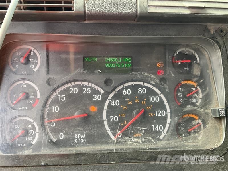 Freightliner Cascadia 125 6x4 Tractocamion con Dormitorio / T/A Motrici e Trattori Stradali