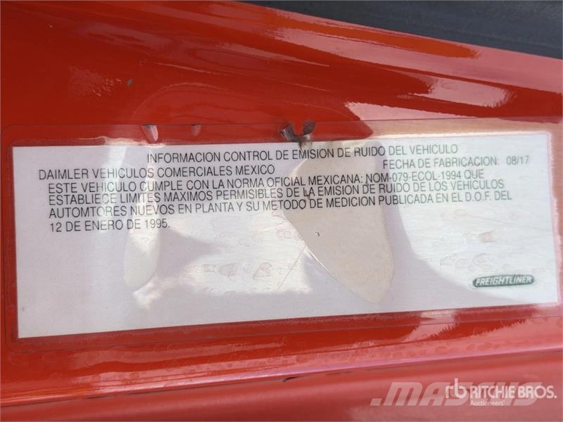 Freightliner Cascadia 125 6x4 Tractocamion con Dormitorio / T/A Nyergesvontatók