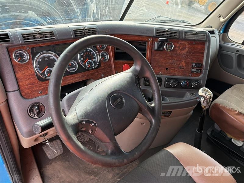 Freightliner Cascadia 125 6x4 Tractocamion con Dormitorio / T/A Sattelzugmaschinen